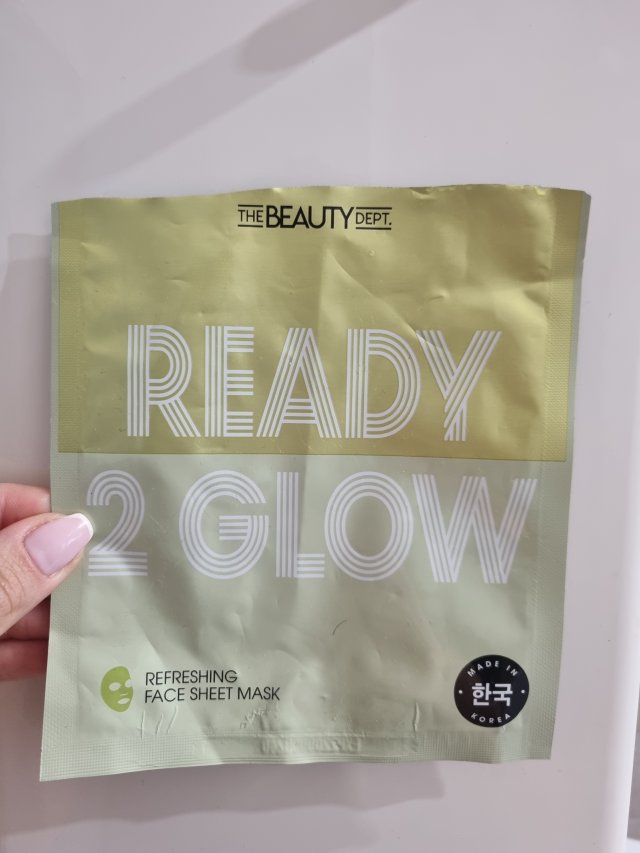 Denkowanie część druga :) Grudzień, kosmetyki w świątecznych opakowaniach lub w świątecznych kolorach: czerwonym, zielonym i złotym 