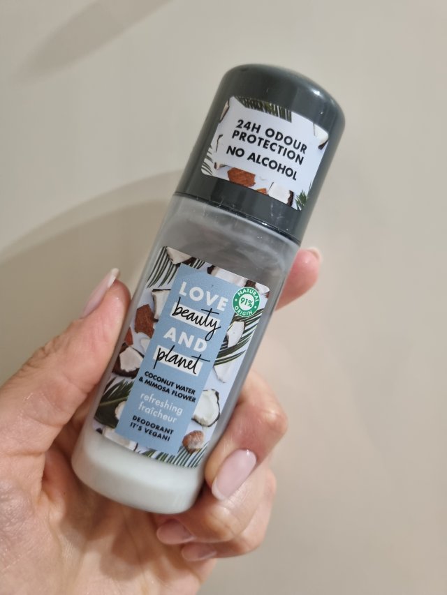 Denkowanie część druga :) Grudzień, kosmetyki w świątecznych opakowaniach lub w świątecznych kolorach: czerwonym, zielonym i złotym 