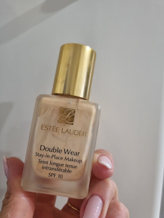 Denkowanie część druga :) Grudzień, kosmetyki w świątecznych opakowaniach lub w świątecznych kolorach: czerwonym, zielonym i złotym 