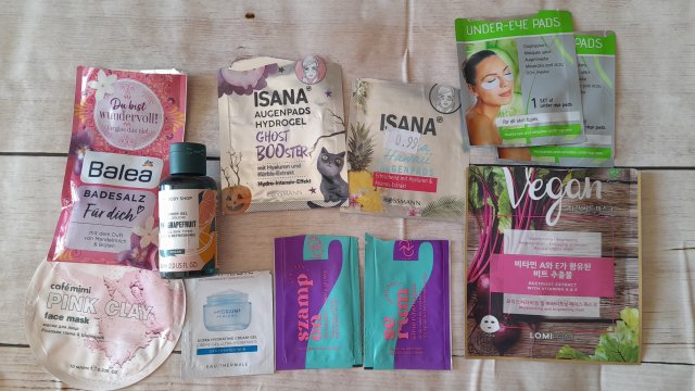 Denkowanie część druga :) Grudzień, kosmetyki w świątecznych opakowaniach lub w świątecznych kolorach: czerwonym, zielonym i złotym 