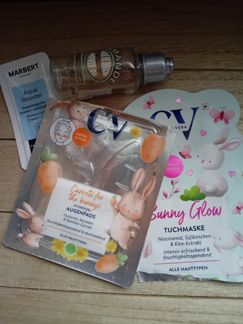 Denkowanie część druga :) Grudzień, kosmetyki w świątecznych opakowaniach lub w świątecznych kolorach: czerwonym, zielonym i złotym 