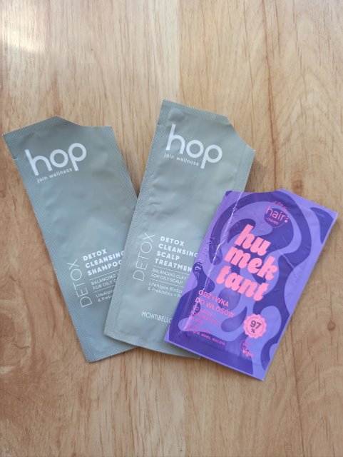 Denkowanie część druga :) Grudzień, kosmetyki w świątecznych opakowaniach lub w świątecznych kolorach: czerwonym, zielonym i złotym 