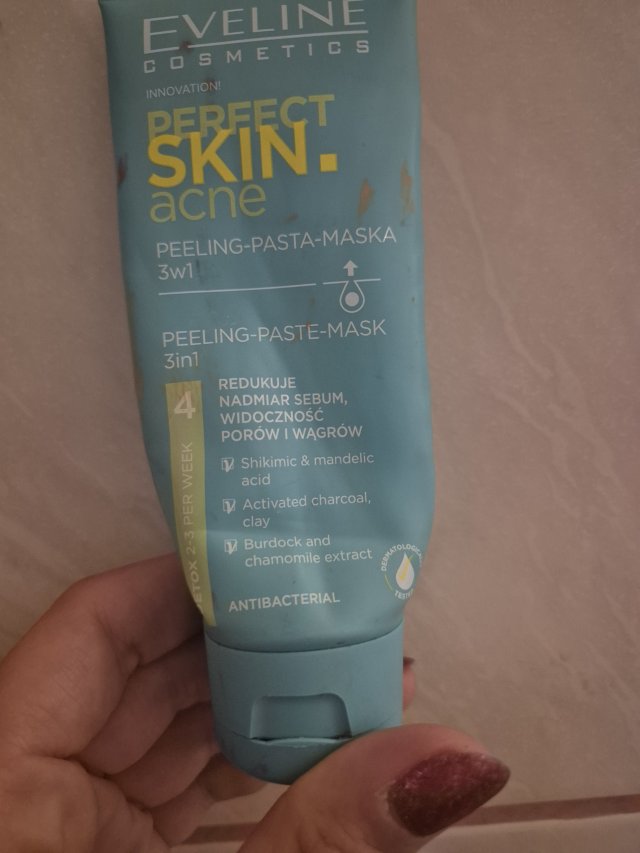 Denkowanie część druga :) Grudzień, kosmetyki w świątecznych opakowaniach lub w świątecznych kolorach: czerwonym, zielonym i złotym 