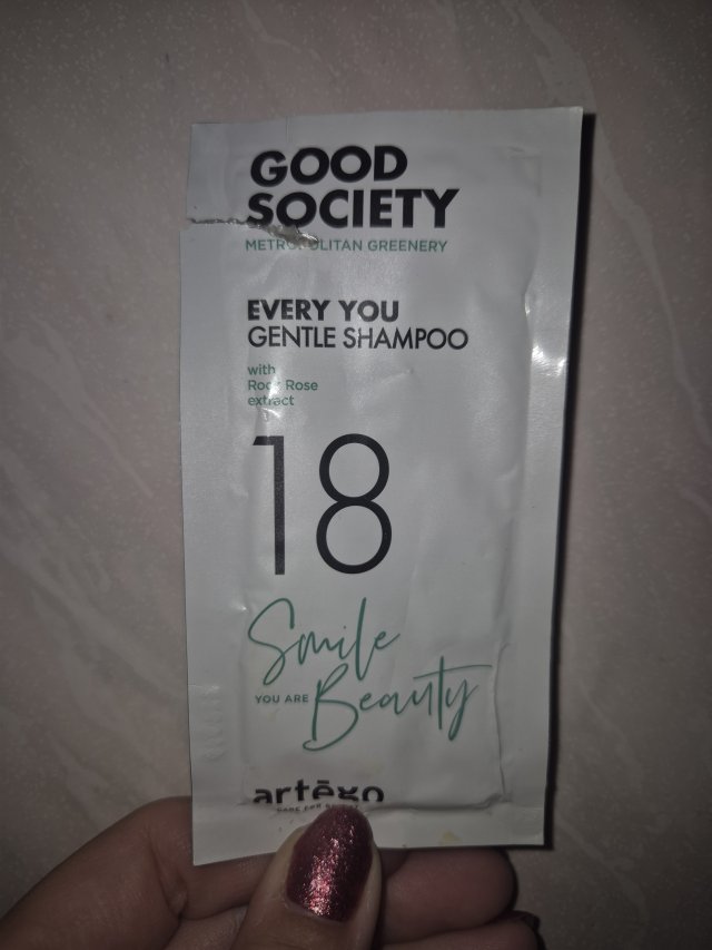 Denkowanie część druga :) Grudzień, kosmetyki w świątecznych opakowaniach lub w świątecznych kolorach: czerwonym, zielonym i złotym 