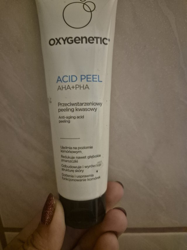 Denkowanie część druga :) Grudzień, kosmetyki w świątecznych opakowaniach lub w świątecznych kolorach: czerwonym, zielonym i złotym 