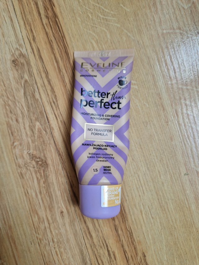 Denkowanie część druga :) Grudzień, kosmetyki w świątecznych opakowaniach lub w świątecznych kolorach: czerwonym, zielonym i złotym 