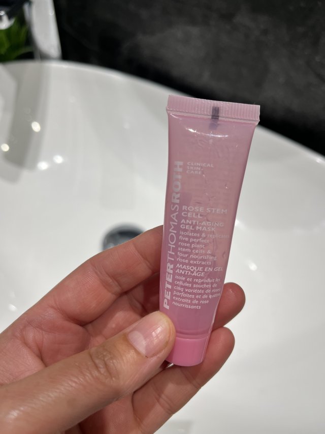 Denkowanie część druga :) Grudzień, kosmetyki w świątecznych opakowaniach lub w świątecznych kolorach: czerwonym, zielonym i złotym 