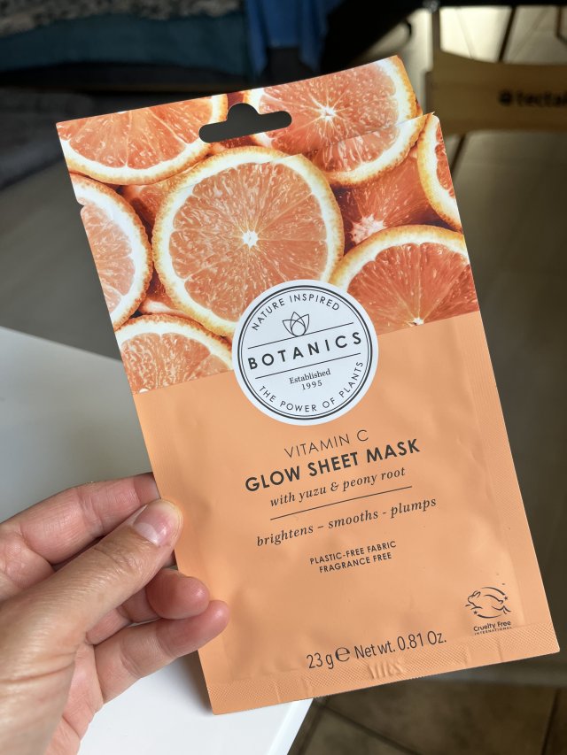 Denkowanie część druga :) Grudzień, kosmetyki w świątecznych opakowaniach lub w świątecznych kolorach: czerwonym, zielonym i złotym 