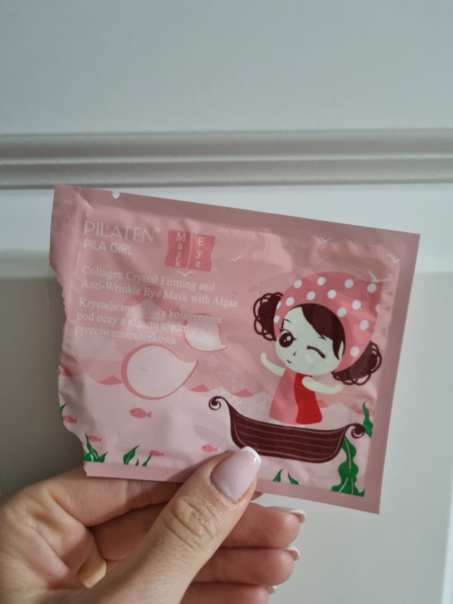 Denkowanie część druga :) Grudzień, kosmetyki w świątecznych opakowaniach lub w świątecznych kolorach: czerwonym, zielonym i złotym 