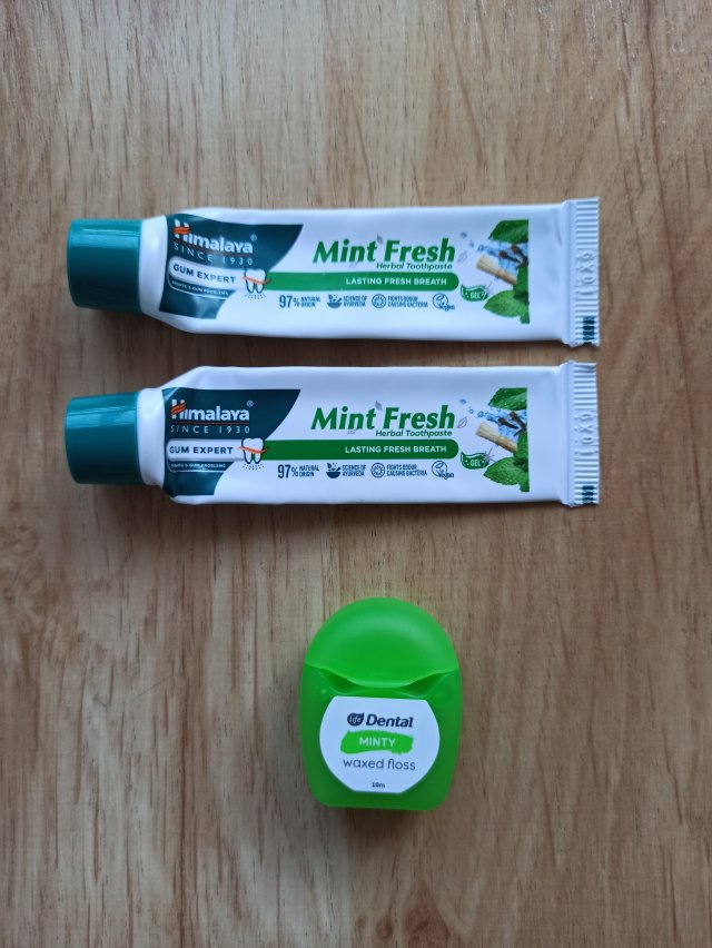 Denkowanie część druga :) Grudzień, kosmetyki w świątecznych opakowaniach lub w świątecznych kolorach: czerwonym, zielonym i złotym 