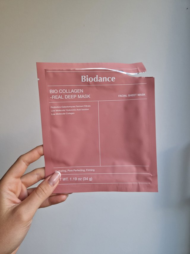 Denkowanie część druga :) Grudzień, kosmetyki w świątecznych opakowaniach lub w świątecznych kolorach: czerwonym, zielonym i złotym 