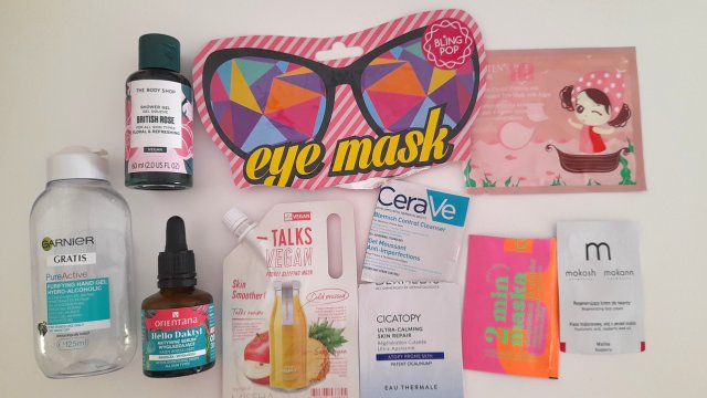 Denkowanie część druga :) Grudzień, kosmetyki w świątecznych opakowaniach lub w świątecznych kolorach: czerwonym, zielonym i złotym 