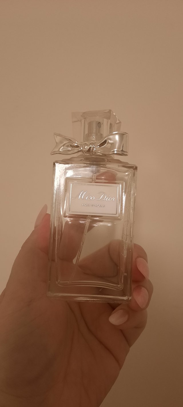 Denkowanie część druga :) Grudzień, kosmetyki w świątecznych opakowaniach lub w świątecznych kolorach: czerwonym, zielonym i złotym 