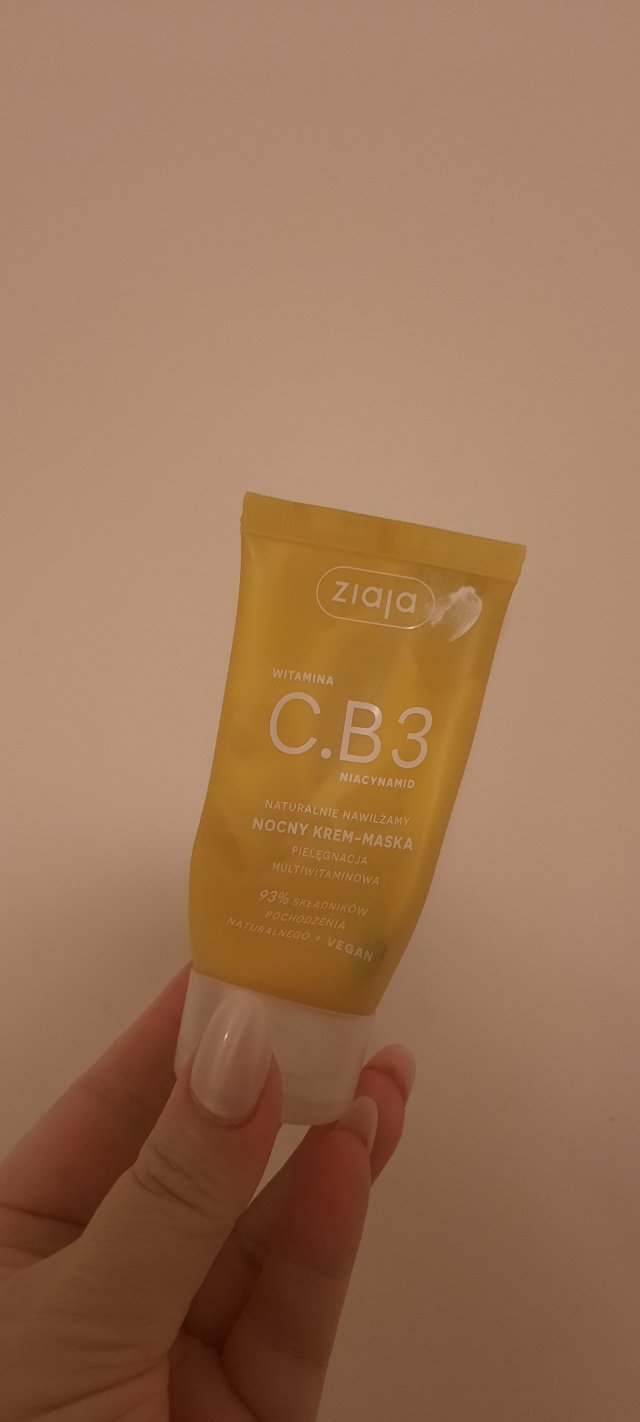 Denkowanie część druga :) Grudzień, kosmetyki w świątecznych opakowaniach lub w świątecznych kolorach: czerwonym, zielonym i złotym 