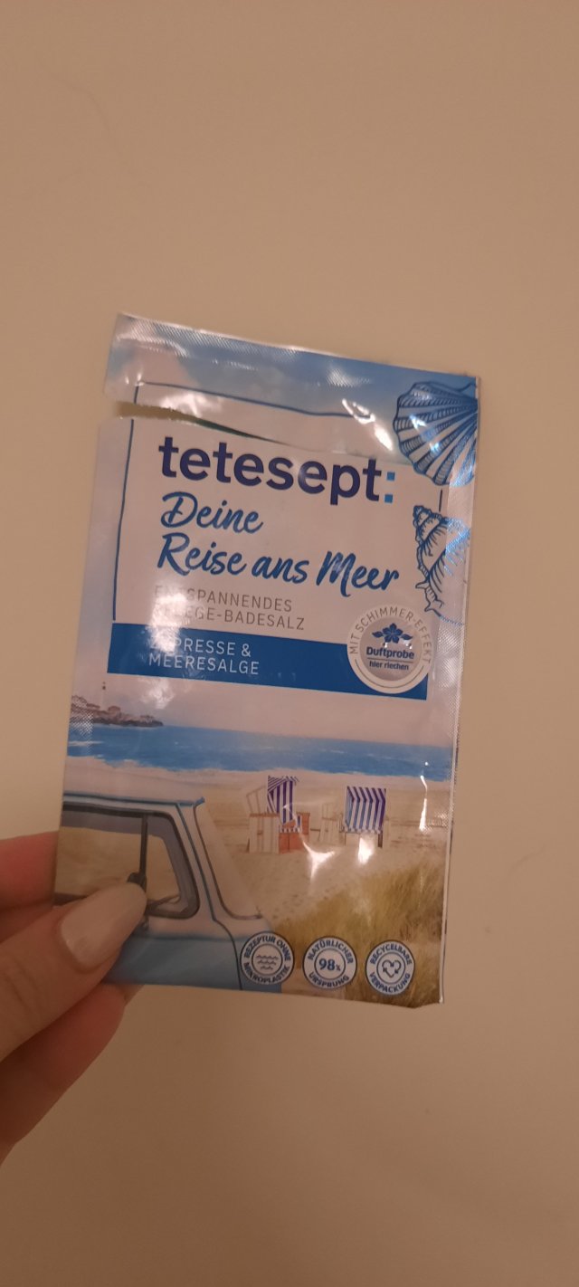 Denkowanie część druga :) Grudzień, kosmetyki w świątecznych opakowaniach lub w świątecznych kolorach: czerwonym, zielonym i złotym 