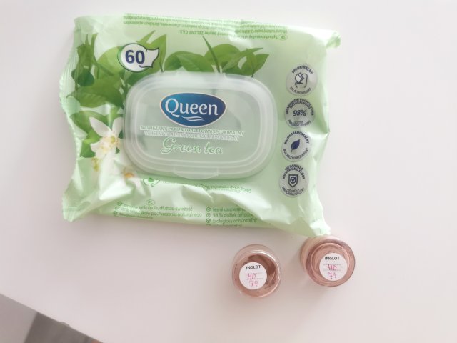 Denkowanie część druga :) Grudzień, kosmetyki w świątecznych opakowaniach lub w świątecznych kolorach: czerwonym, zielonym i złotym 