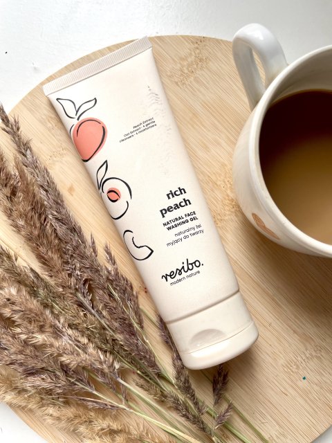Resibo Rich Peach, Naturalny żel myjący do twarzy 