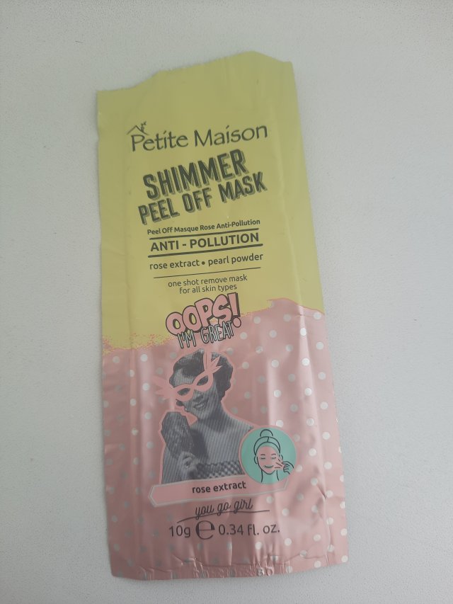 Denkowanie część druga :) Grudzień, kosmetyki w świątecznych opakowaniach lub w świątecznych kolorach: czerwonym, zielonym i złotym 