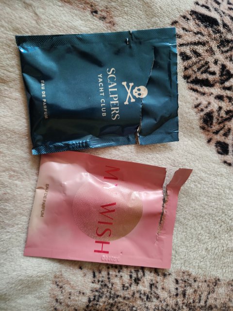 Denkowanie część druga :) Grudzień, kosmetyki w świątecznych opakowaniach lub w świątecznych kolorach: czerwonym, zielonym i złotym 