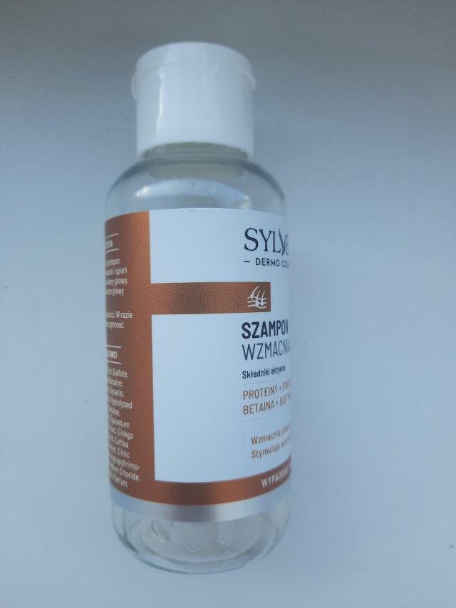 Denkowanie część druga :) Grudzień, kosmetyki w świątecznych opakowaniach lub w świątecznych kolorach: czerwonym, zielonym i złotym 