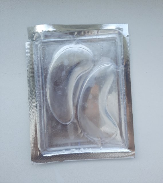 Denkowanie część druga :) Grudzień, kosmetyki w świątecznych opakowaniach lub w świątecznych kolorach: czerwonym, zielonym i złotym 