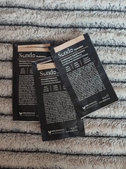 Denkowanie część druga :) Grudzień, kosmetyki w świątecznych opakowaniach lub w świątecznych kolorach: czerwonym, zielonym i złotym 