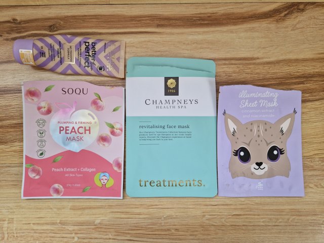 Denkowanie część druga :) Grudzień, kosmetyki w świątecznych opakowaniach lub w świątecznych kolorach: czerwonym, zielonym i złotym 