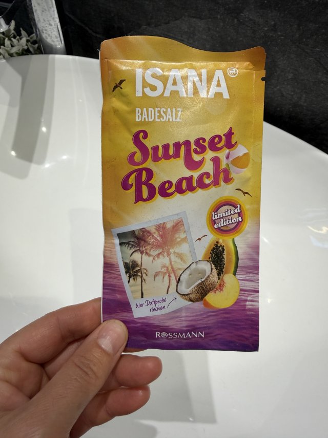 Denkowanie część druga :)  Sierpień: Czas na podróże! Zużywamy produkty do 100 ml ✈️🌴