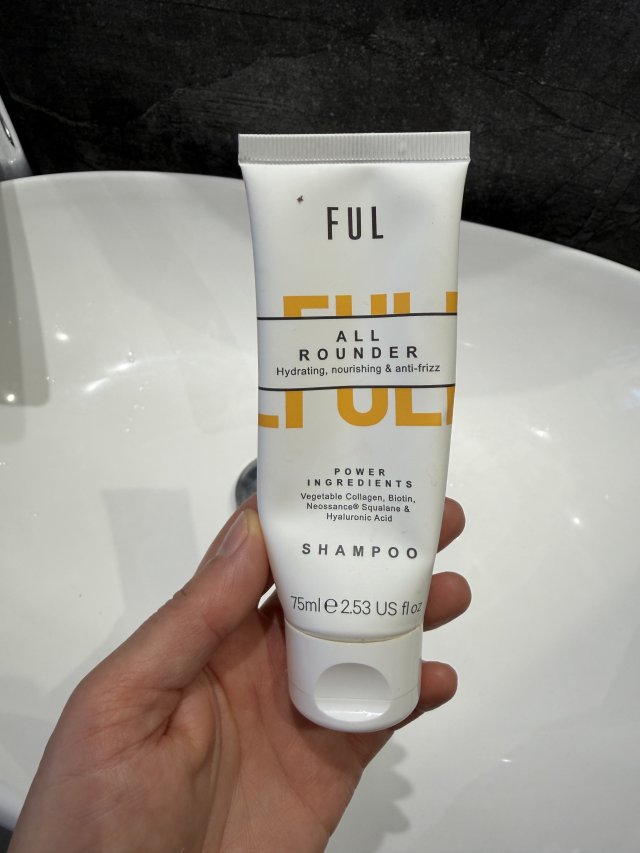 Denkowanie część druga :)  Sierpień: Czas na podróże! Zużywamy produkty do 100 ml ✈️🌴