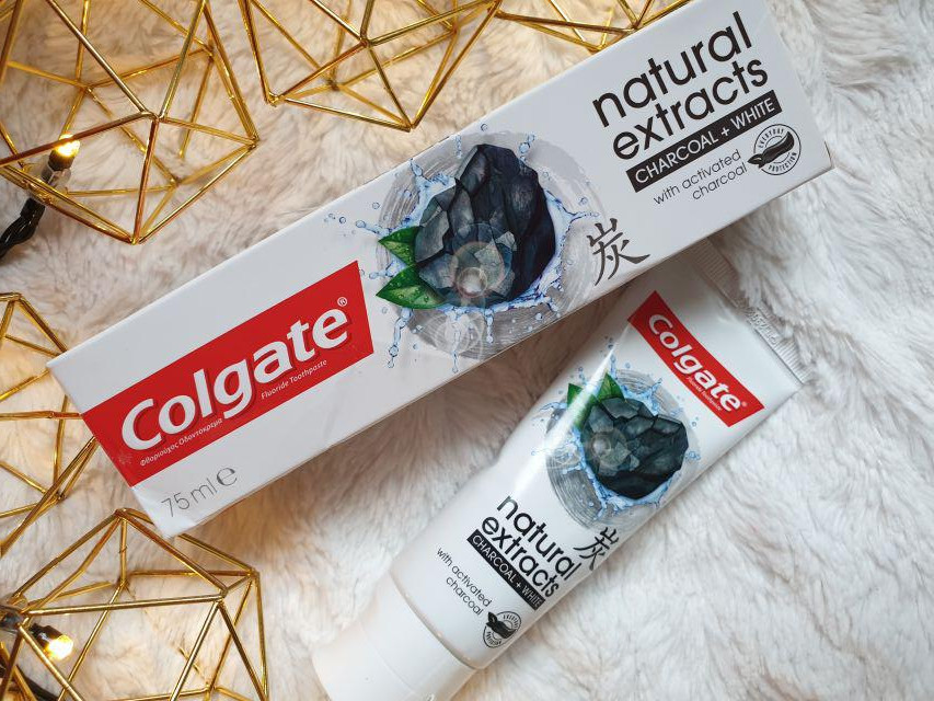 colgate Pasta do zębów, Natural Extracts, Charcoal + White