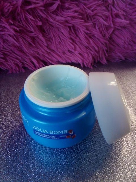 Recenzja - Garnier Skin Naturals, Żel-krem do twarzy, Aqua Bomb, Super Regenerating Antioxidant Gel Cream, Regenerujący, Na noc