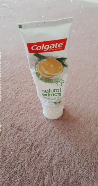Colgate, Natural Extracts, Ultimate Fresh, Pasta do zębów z azjatyckim olejkiem cytrynowym i ekstraktem z aloesu