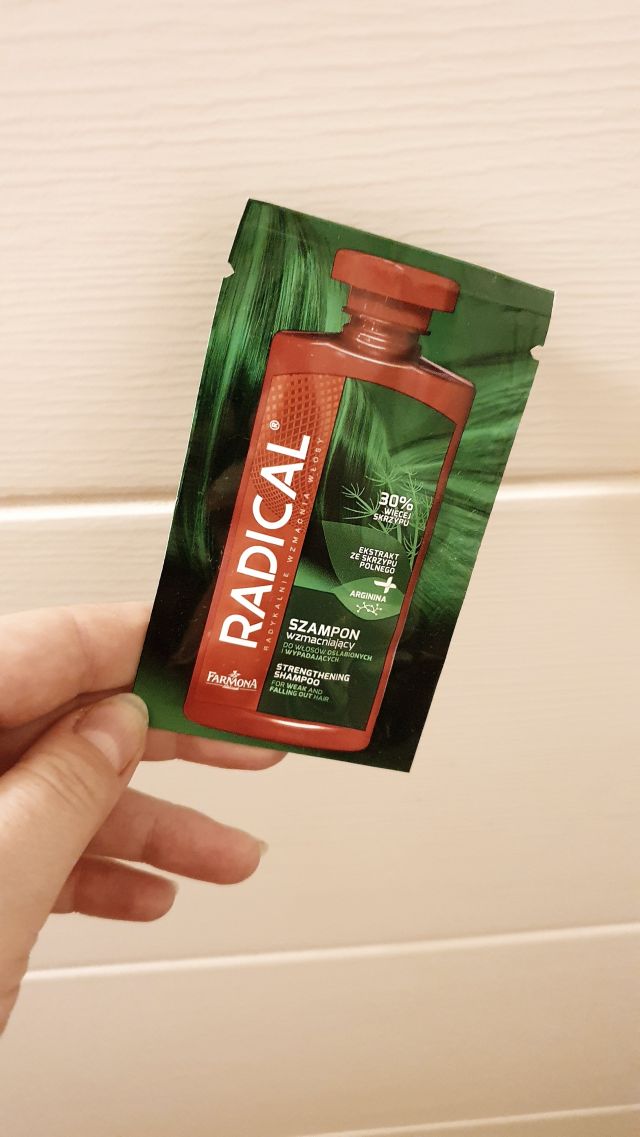 RADICAL szampon wzmacniający do włosów osłabionych i wypadających 