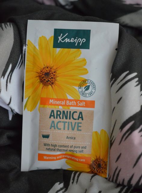 Kneipp Kryształki soli mineralnej do kąpieli, Arnica Active