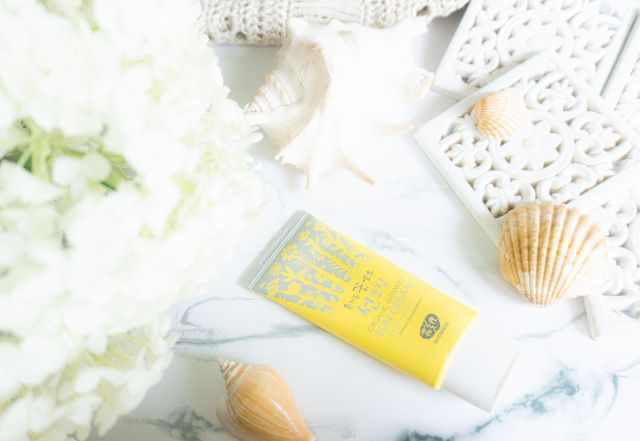 WHAMISA Organic Flowers Sun Cream, Krem do twarzy, Ochronny, SPF50+/PA++++