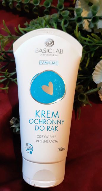 BasicLab Dermocosmetics FAMILLIAS, Krem ochronny do rąk, Odżywienie i Regeneracja 