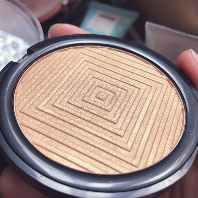 Rozświetlacz maybelline