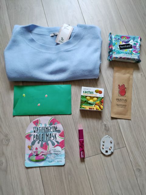 paczuszka uk icecold cuda sweterek kolczyki