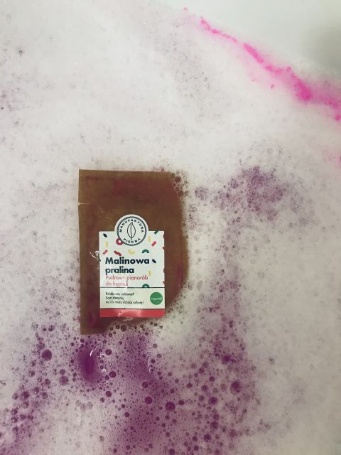 Marba Cosmetics Manufaktura Piękna, Pudrowy pianorób do kąpieli, Malinowa pralina