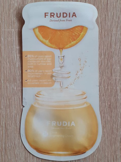 Próbka kremu Frudia