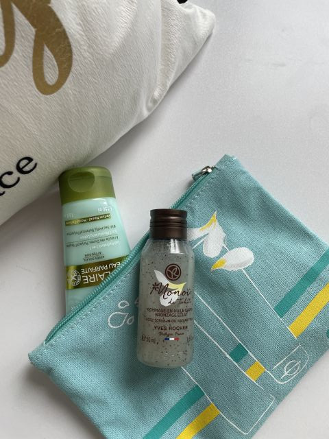 Mini peeling do ciała Monoi de Tahiti Yves Rocher 