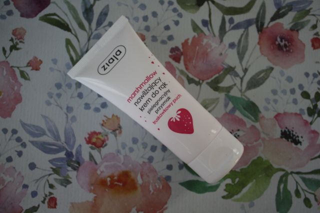 Ziaja Pielęgnacyjny Przysmak, Marshmallow, Krem do rąk, Truskawkowy puch