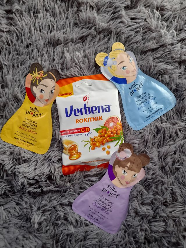 beGLOSSY Wrzesień 2021 - Back to school