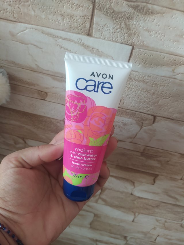 Avon Care, Krem do rąk, radiant, Z wodą różaną i masłem Shea