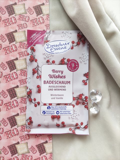 Dresdner Essenz Pianka do kąpieli, Berry Wishes