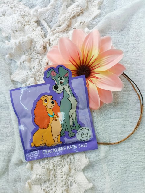 Strzelająca sól do kąpieli Zakochany Kundel