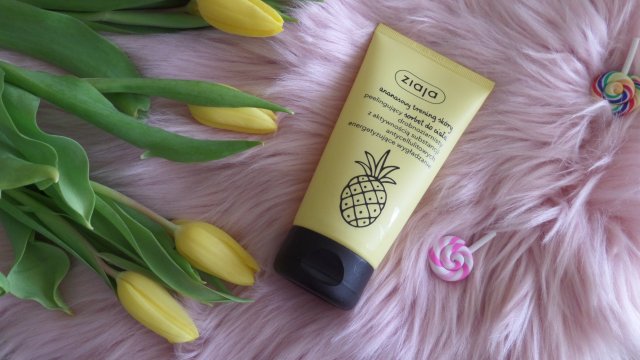 Ziaja Ananasowy trening skóry, Sorbet do ciała, Peelingujący, Drobnoziarnisty