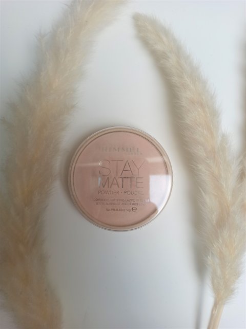 Rimmel Stay Matte, Puder do twarzy, nr 003 Peach Glow
