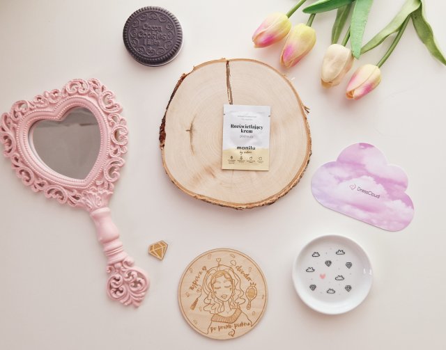 manilu Krem pod oczy, Rozświetlający, Kofeina, koenzym Q19 i olej arganowy