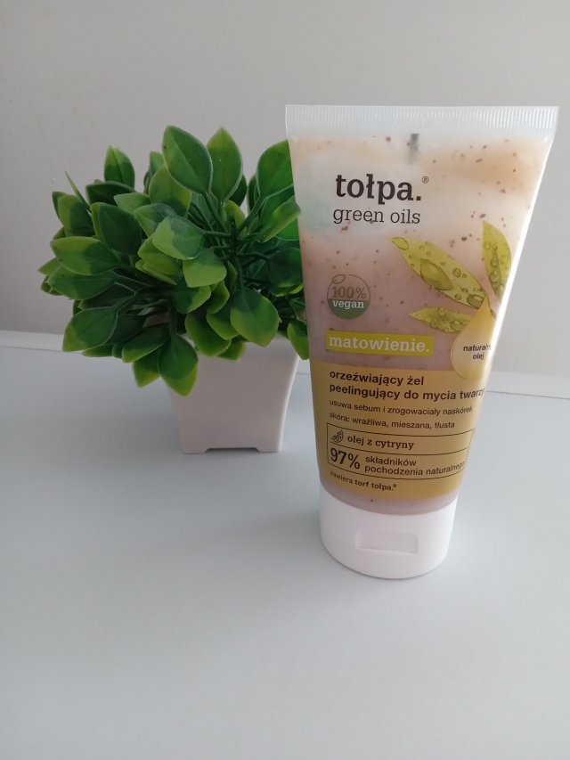 Tołpa, Green Oils, matowienie, orzeźwiający żel peelingujący do mycia twarzy